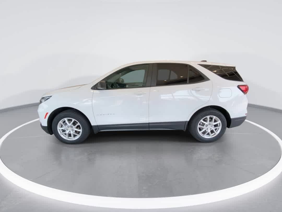 Used 2022 Chevrolet Equinox LS w/ LS Convenience Package AWD/4WD image 5