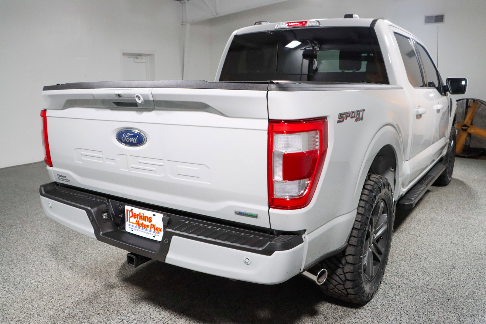 Used 2023 Ford F150 Lariat w/ Equipment Group 502A High AWD/4WD image 7