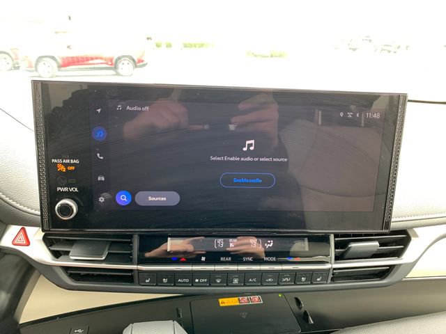Used 2025 Toyota Sienna Limited image 20