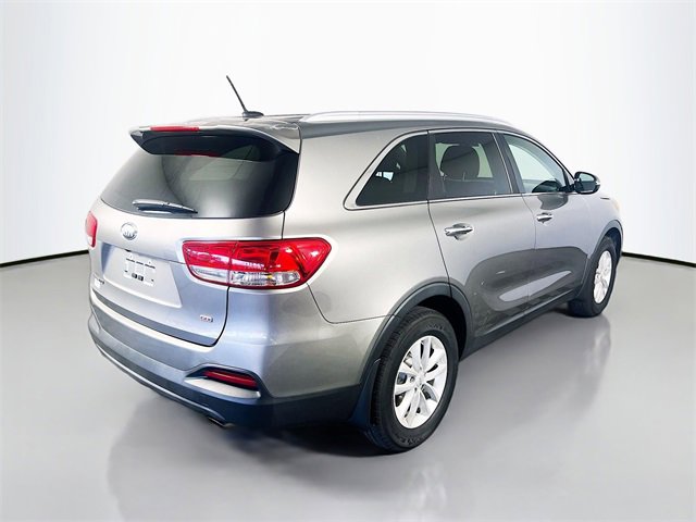 Used 2017 Kia Sorento LX image 7