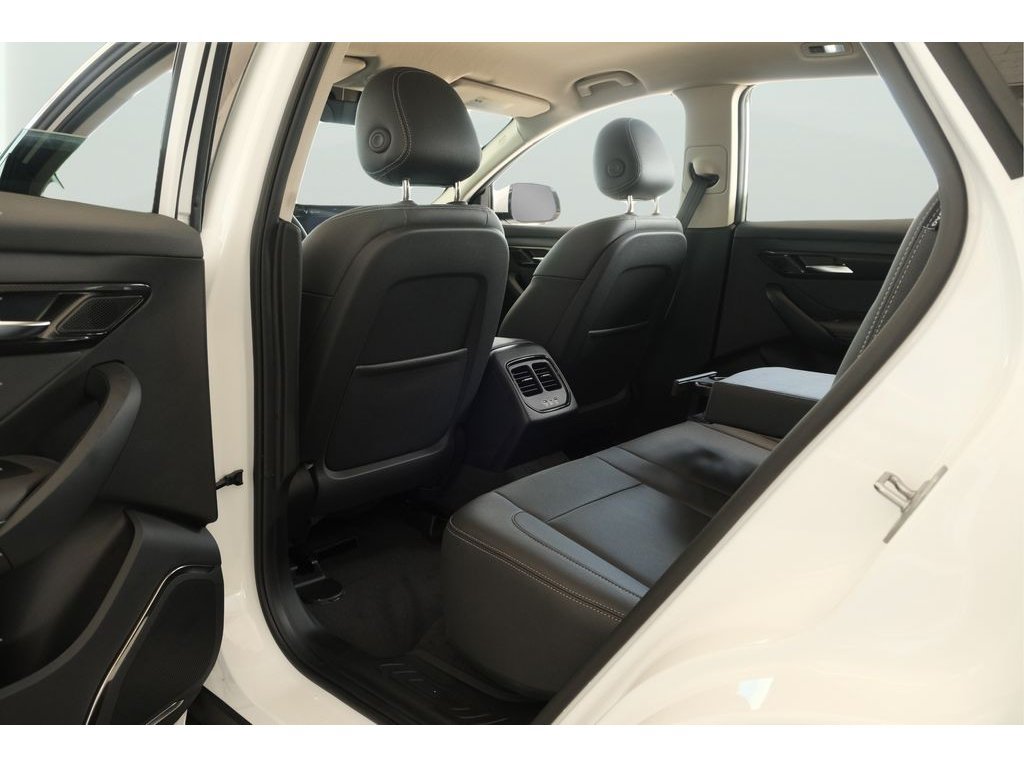 Used 2023 VinFast VF 8 Eco AWD/4WD image 14