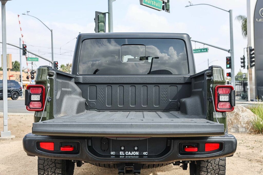 Used 2023 Jeep Gladiator Rubicon w/ LED Lighting Group AWD/4WD image 24