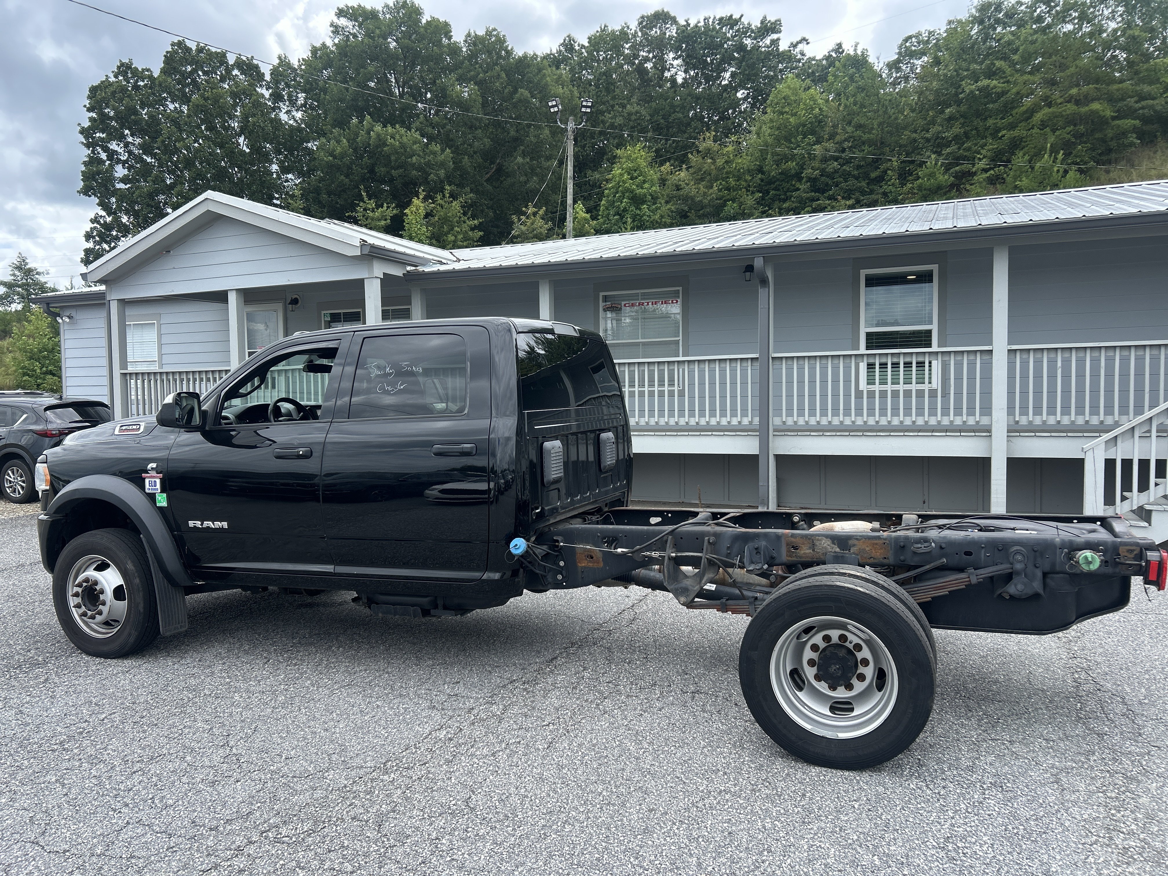 Used 2022 RAM 4500 Tradesman RWD image 3