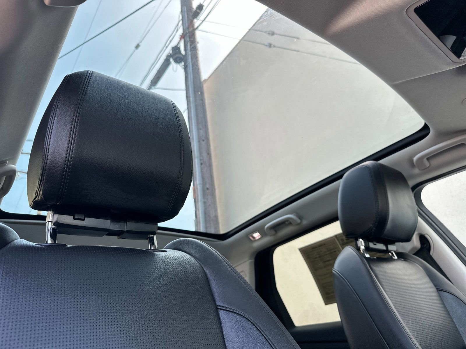 Used 2025 Land Rover Discovery Sport S image 19