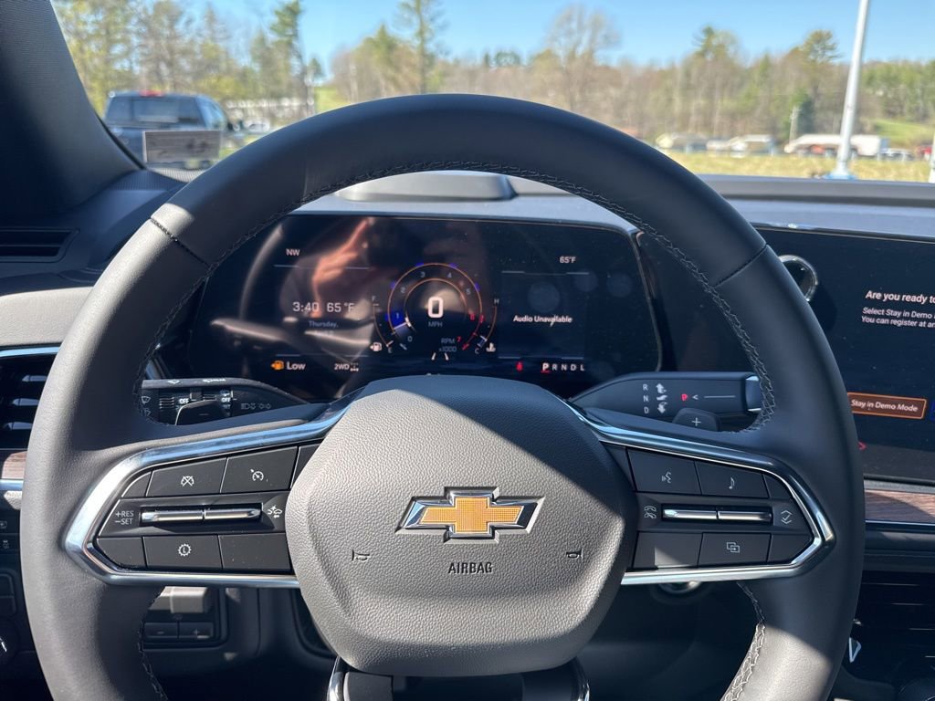 New 2026 Chevrolet Suburban LS image 18