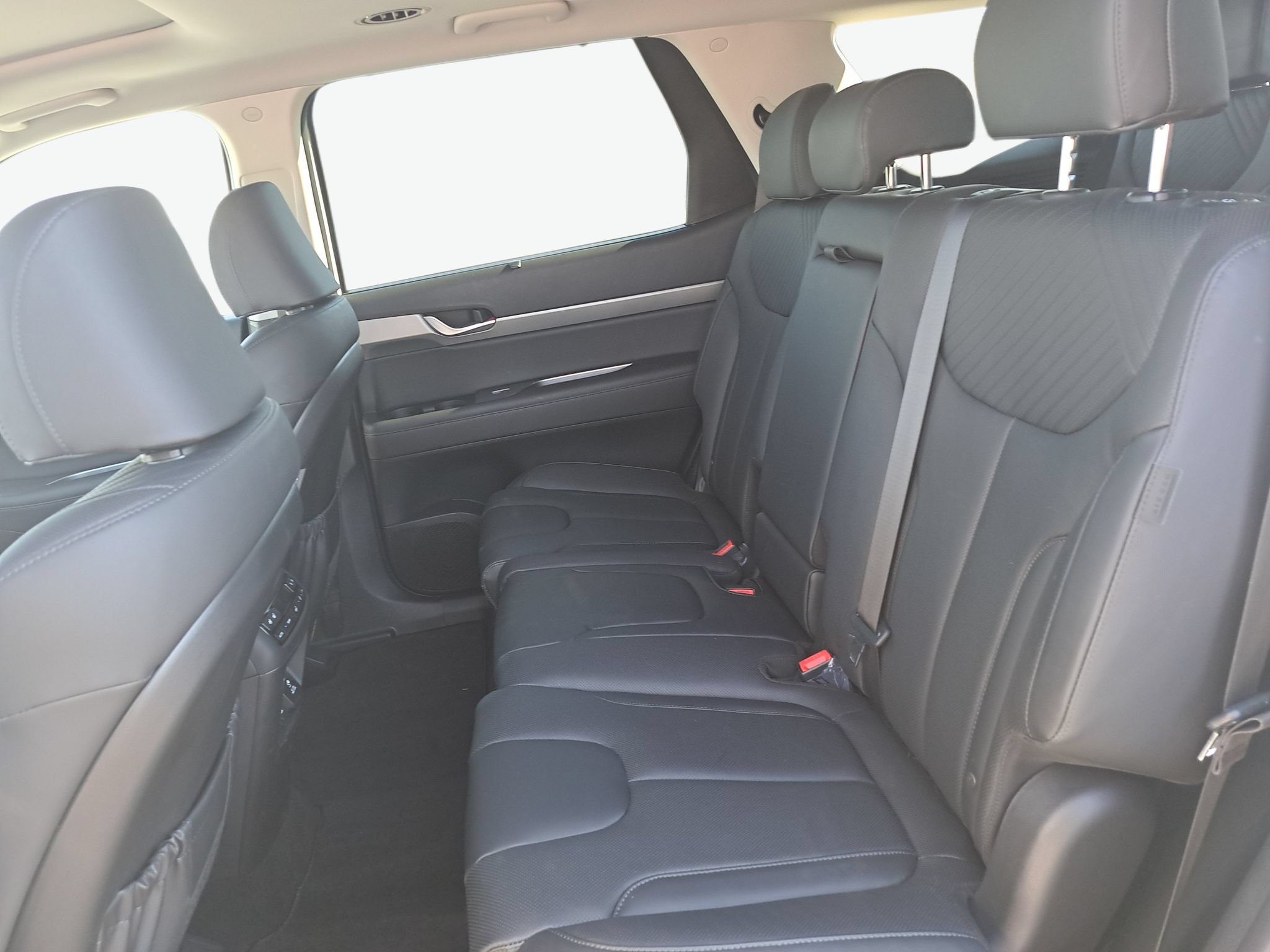 Used 2025 Hyundai Palisade SEL AWD/4WD image 16