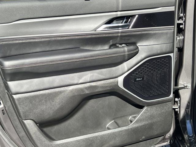 New 2026 Jeep Grand Wagoneer Limited AWD/4WD image 17