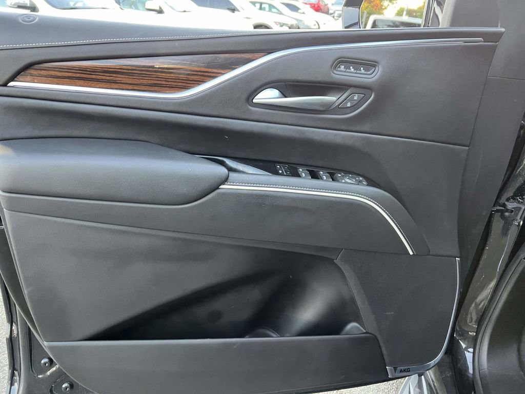 Used 2022 Cadillac Escalade ESV Premium Luxury image 22