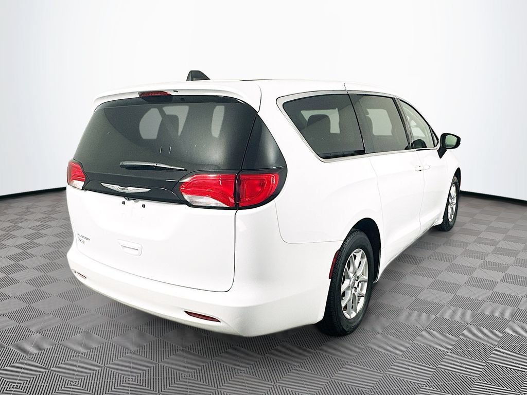 Certified 2023 Chrysler Voyager LX FWD image 11