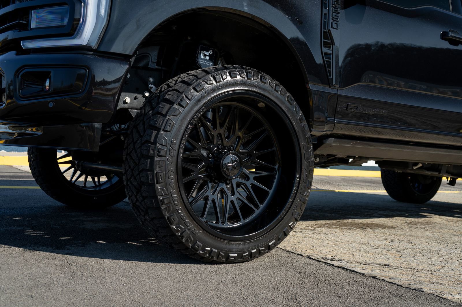 Used 2025 Ford F250 Platinum w/ Platinum Plus Package image 7