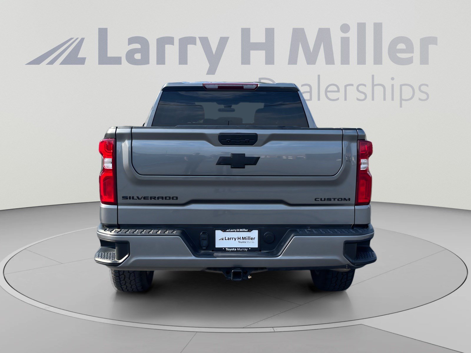 Used 2021 Chevrolet Silverado 1500 Custom w/ Safety Confidence Package AWD/4WD image 4