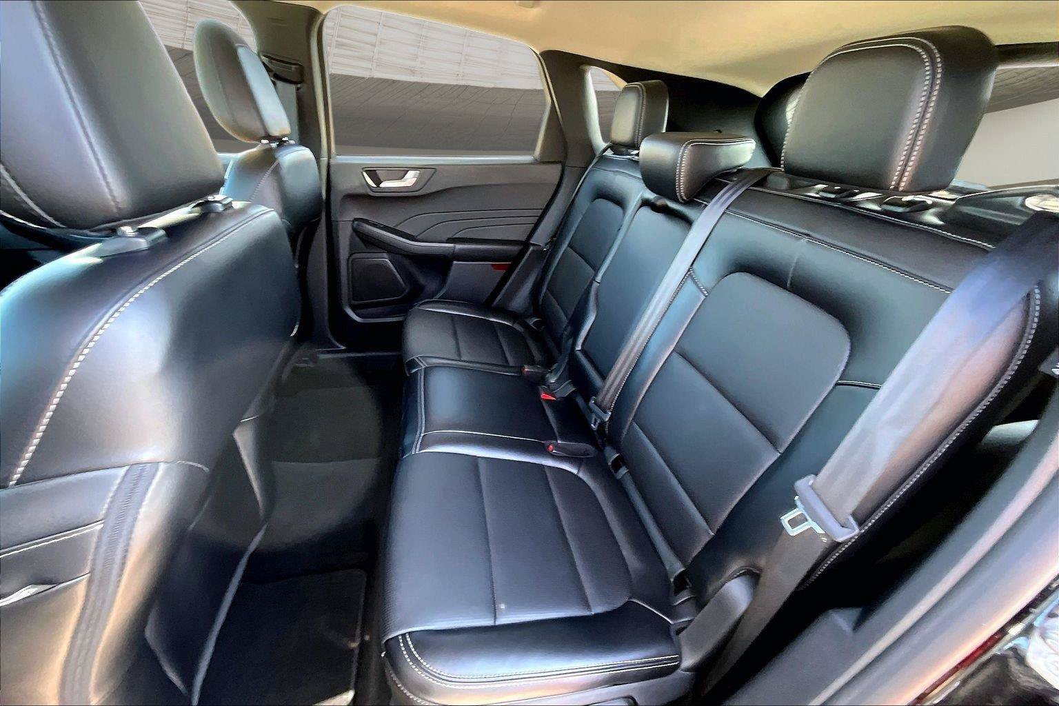 Certified 2024 Ford Escape Platinum AWD/4WD image 28