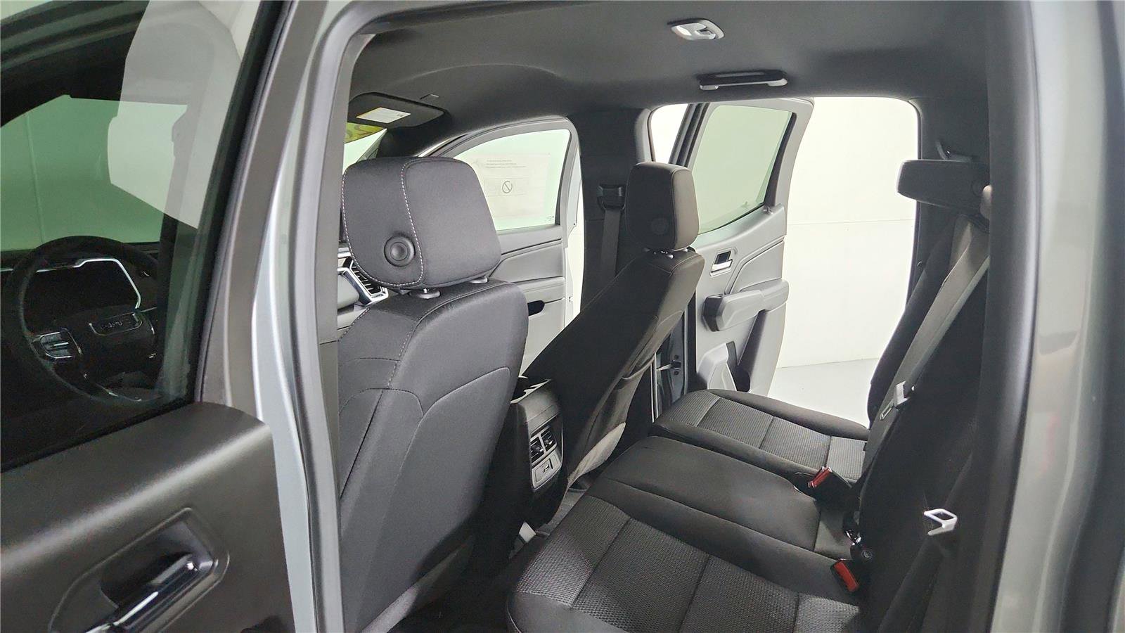 Used 2026 GMC Canyon Elevation image 16