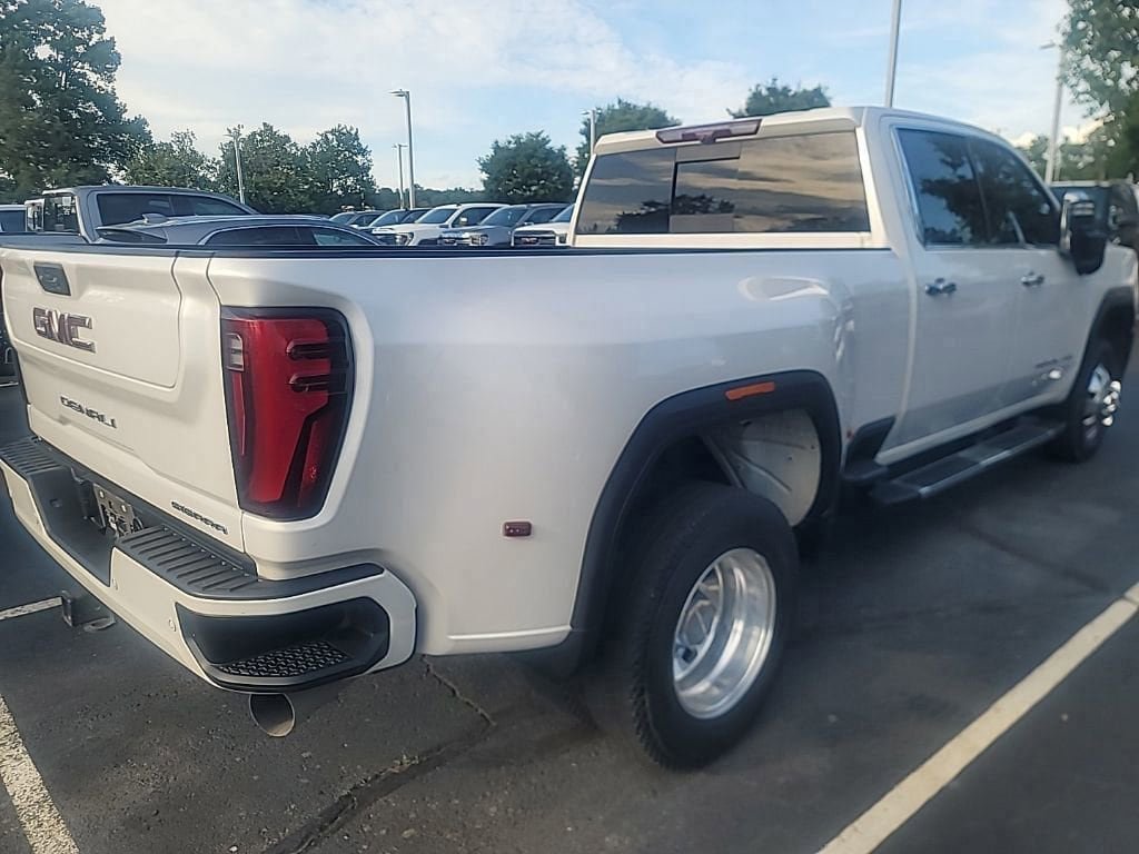 Used 2024 GMC Sierra 3500 Denali w/ Denali Reserve Package AWD/4WD image 8