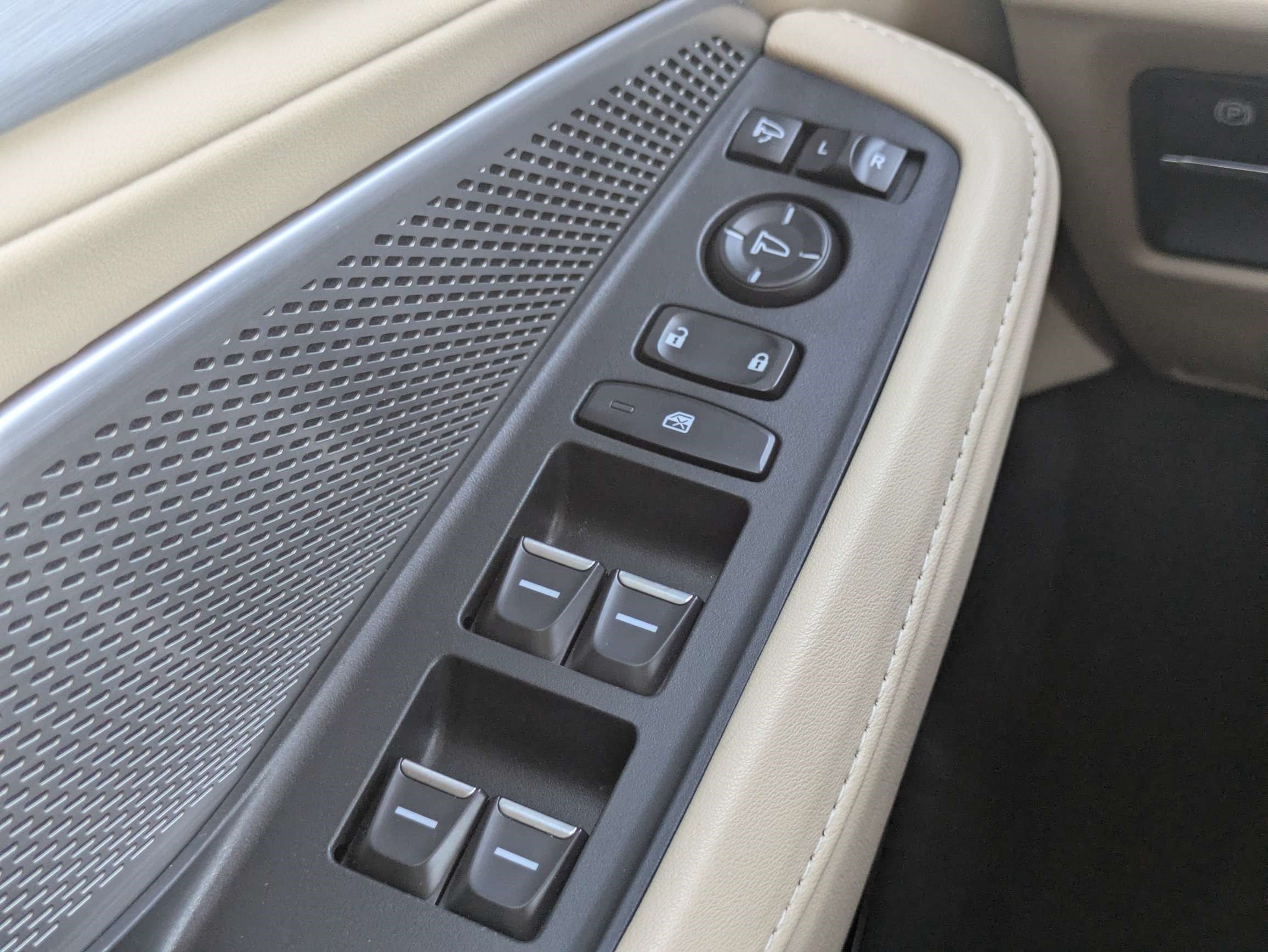 Used 2024 Acura MDX w/ Technology Package FWD image 31