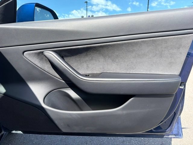 Used 2018 Tesla Model 3 Long Range RWD image 10