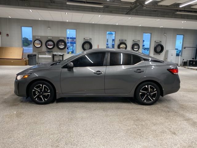 Used 2024 Nissan Sentra SV FWD image 9