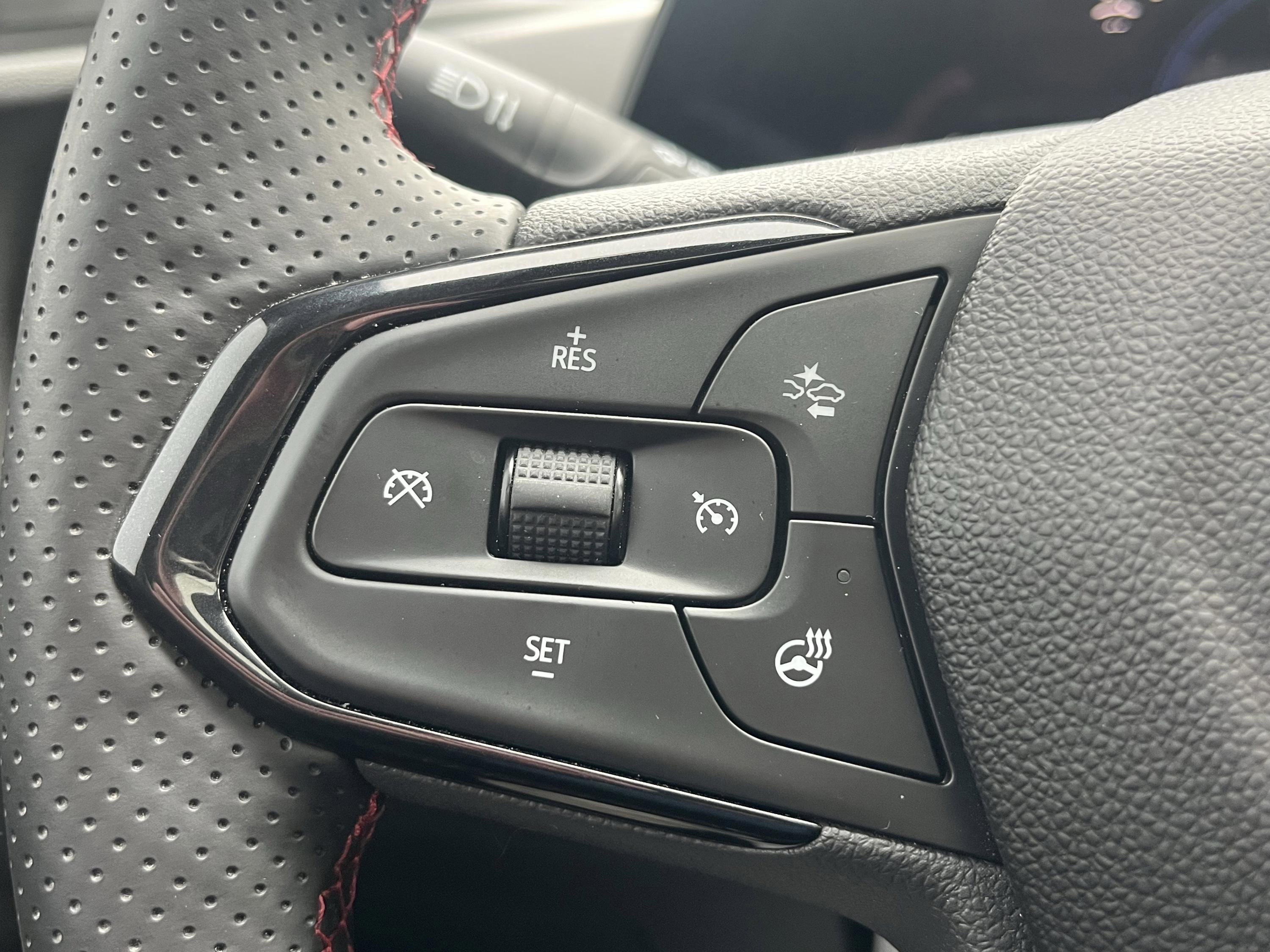 Used 2024 Chevrolet Trax RS w/ Sunroof Package image 27