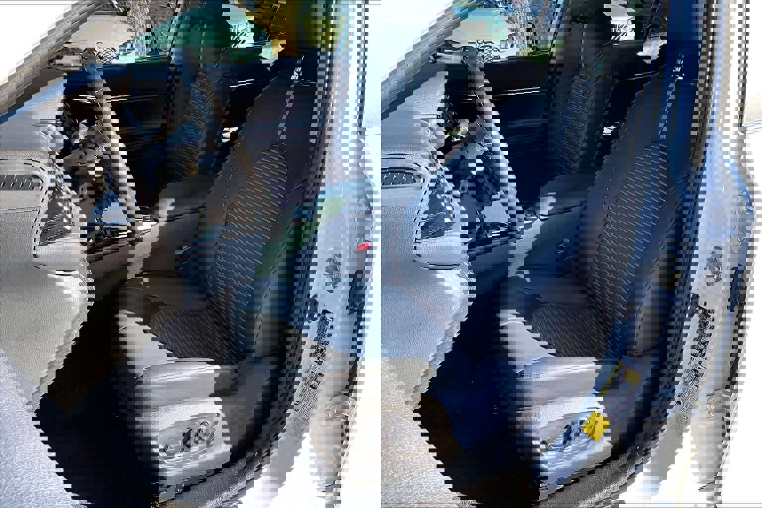 Used 2020 Toyota Camry SE image 7