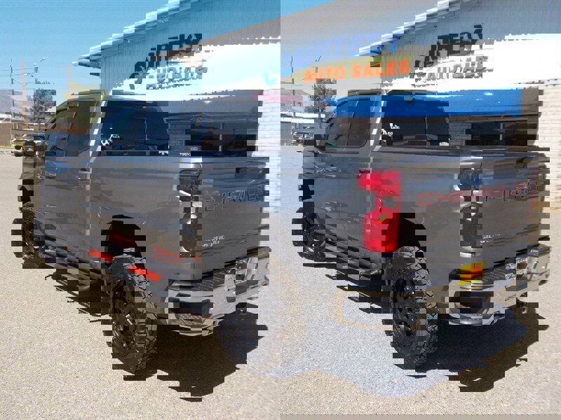 Used 2021 Chevrolet Silverado 1500 LT w/ Z71 Off-Road Package image 8