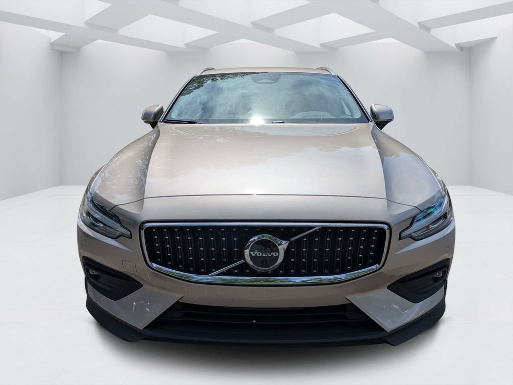 New 2026 Volvo V60 B5 Cross Country Plus w/ Protection Package Premier AWD/4WD image 8