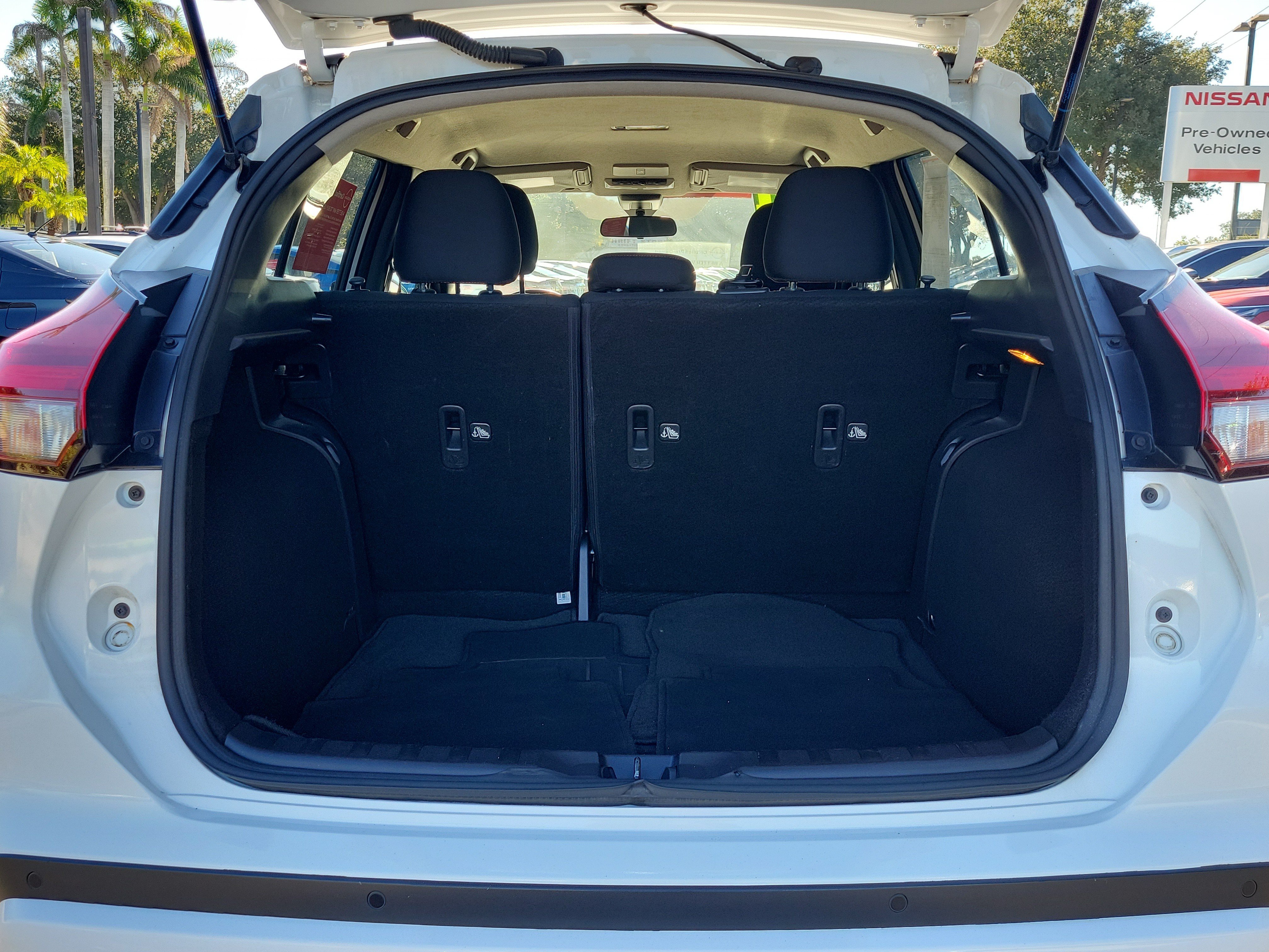Certified 2024 Nissan Kicks SR FWD image 10