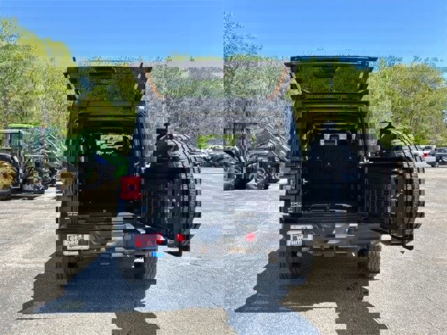 Used 2023 Jeep Wrangler Sahara image 15