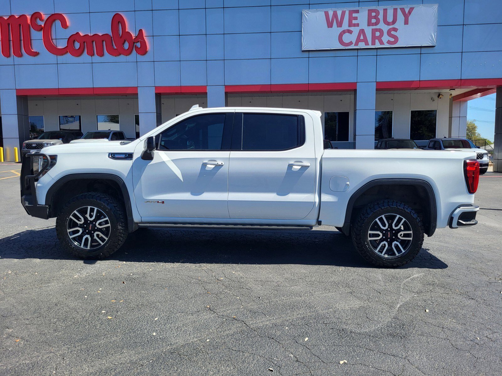 Used 2023 GMC Sierra 1500 AT4 w/ AT4 Premium Package image 7