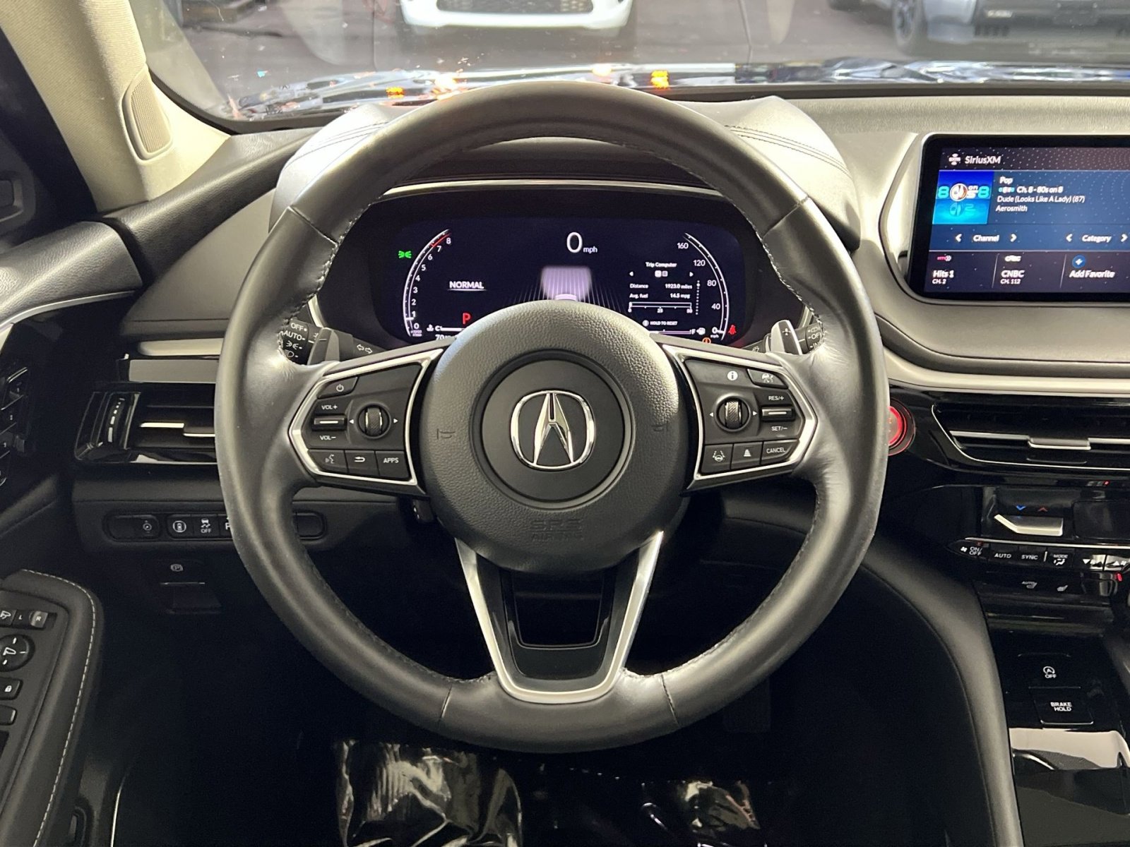 Used 2023 Acura MDX SH-AWD w/ Technology Package image 16