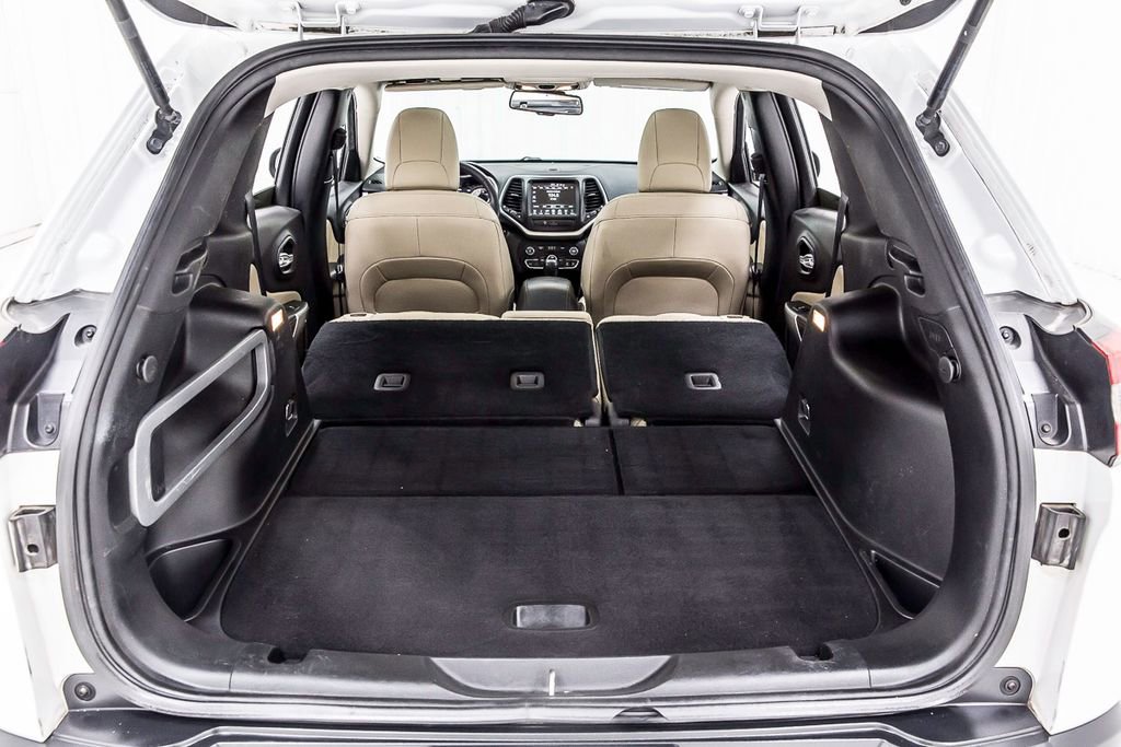 Used 2017 Jeep Cherokee Limited image 37