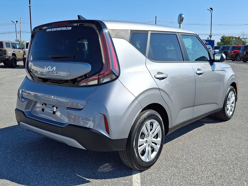 Used 2023 Kia Soul LX FWD image 6
