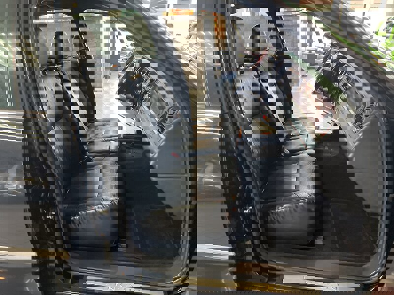 Used 2009 Lincoln Town Car Signature Limited image 20