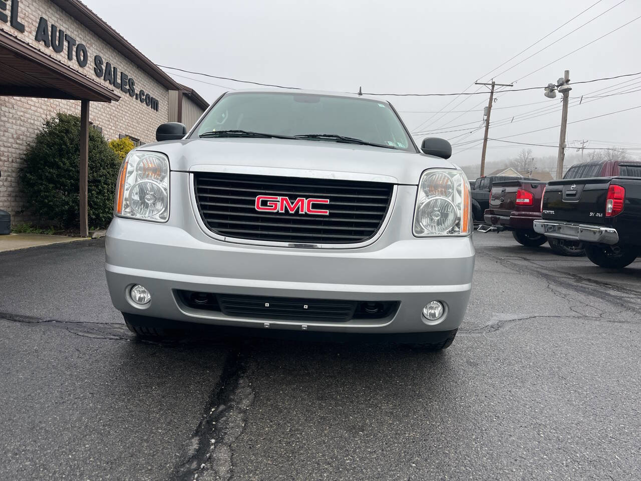 Used 2014 GMC Yukon XL SLT AWD/4WD image 3