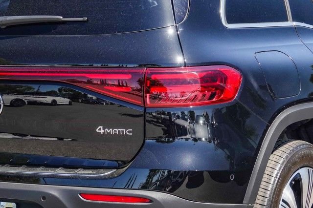 Used 2024 Mercedes-Benz EQB 300 4MATIC image 11