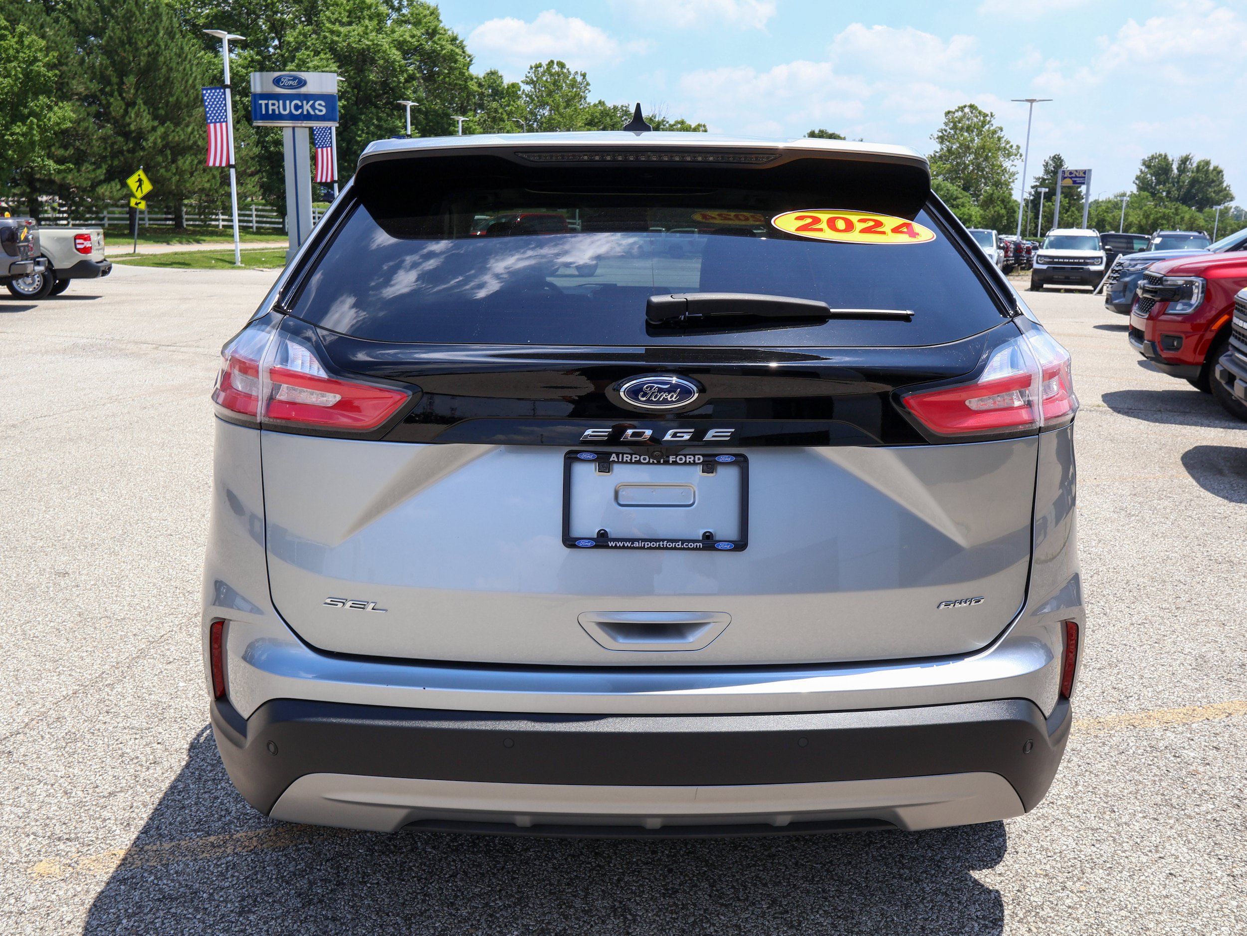 Used 2024 Ford Edge SEL w/ Convenience Package AWD/4WD image 4