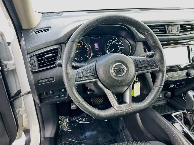 Used 2019 Nissan Rogue S w/ Special Edition Package FWD image 8