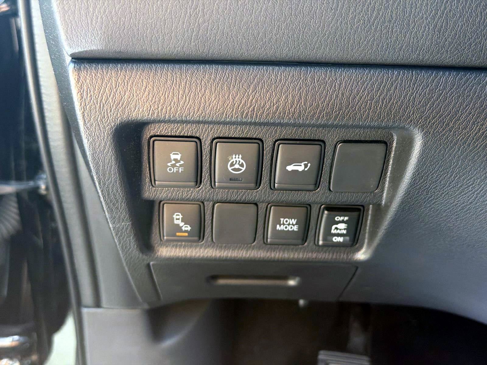 Used 2020 Nissan Pathfinder Platinum AWD/4WD image 32