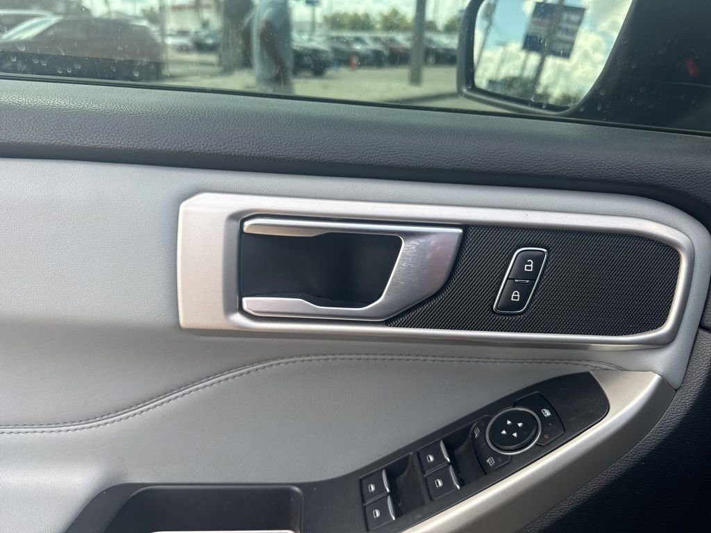 Used 2023 Ford Explorer XLT w/ Equipment Group 202A image 21