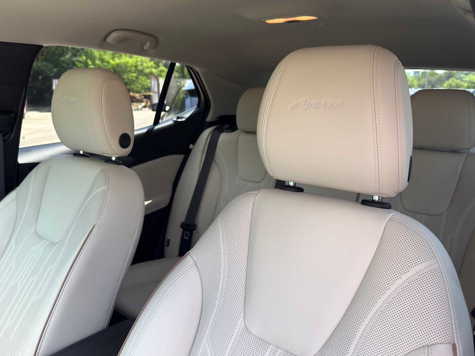 Used 2025 Buick Encore GX Avenir w/ Avenir Technology Package FWD image 10