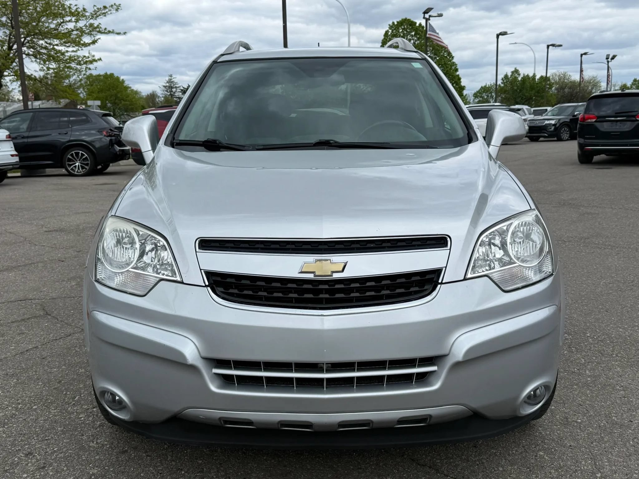 Used 2012 Chevrolet Captiva Sport LT FWD image 2