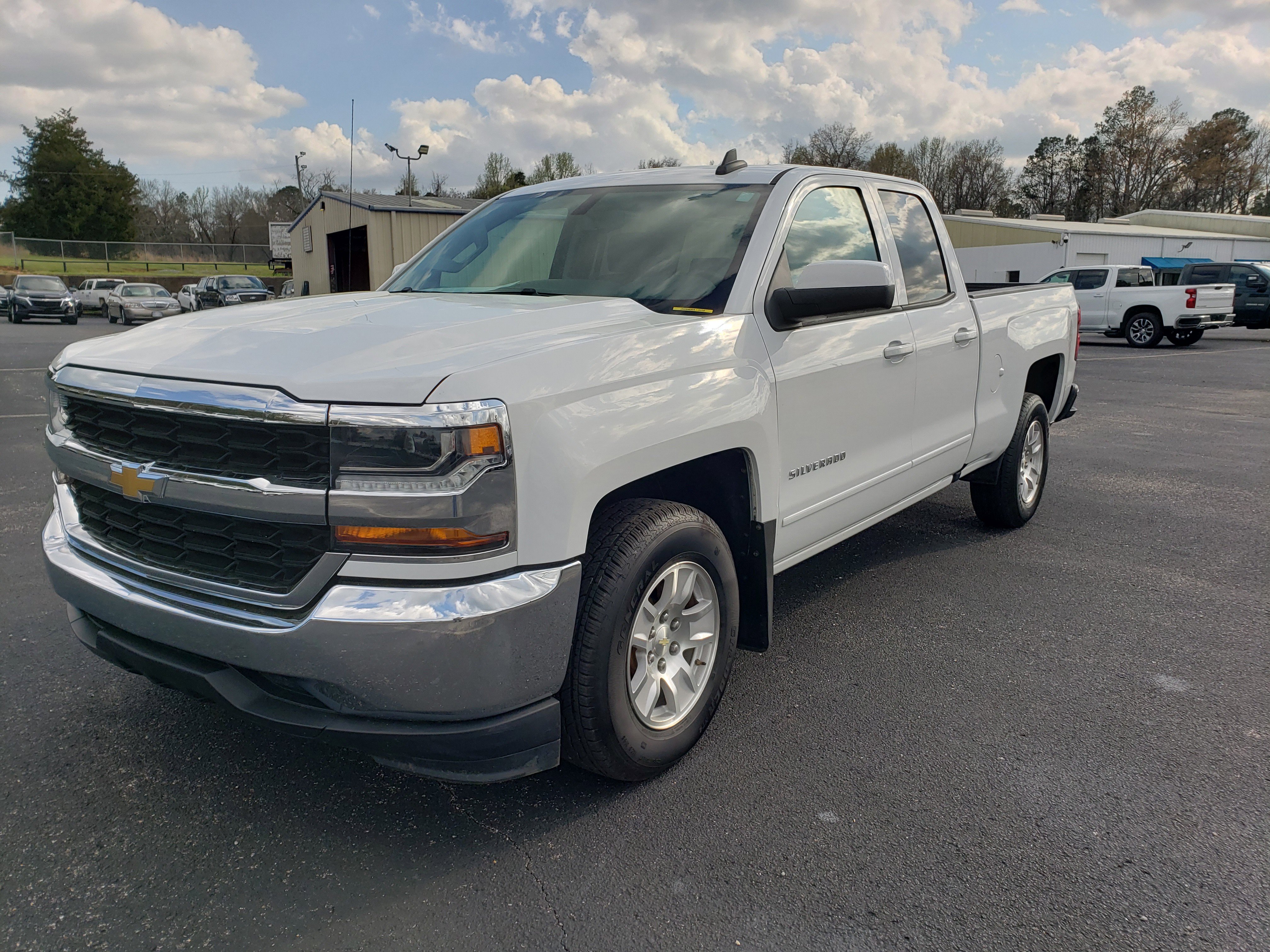 Used 2018 Chevrolet Silverado 1500 LT image 19
