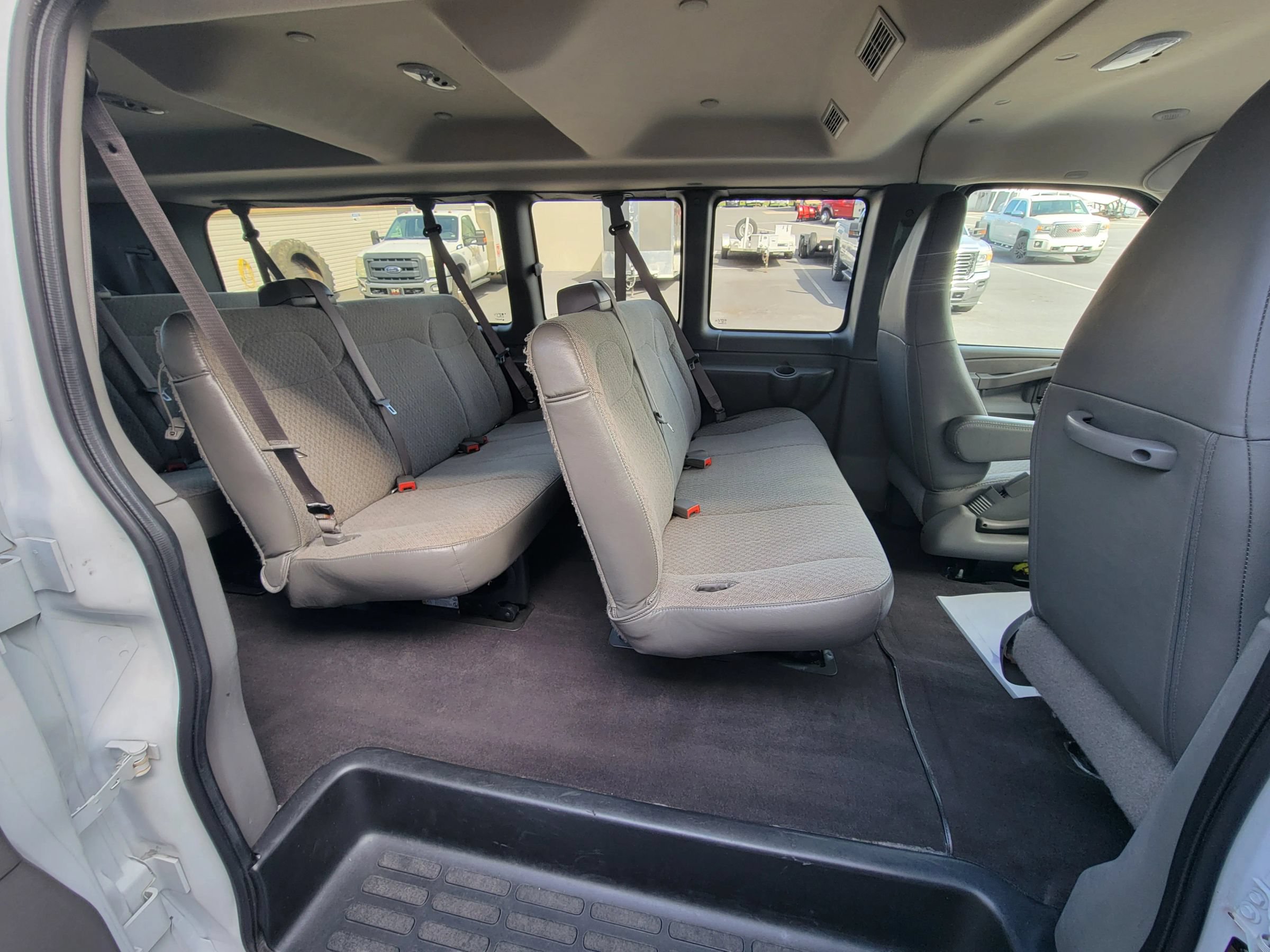 Used 2025 Chevrolet Express 3500 LT w/ LT Preferred Equipment Group RWD image 14
