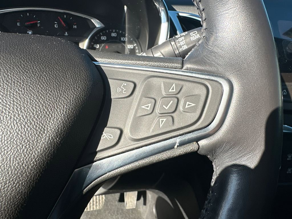 Used 2018 Chevrolet Equinox Premier image 24