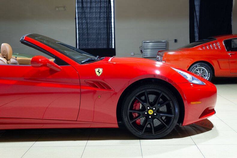 Used 2010 Ferrari California RWD image 28