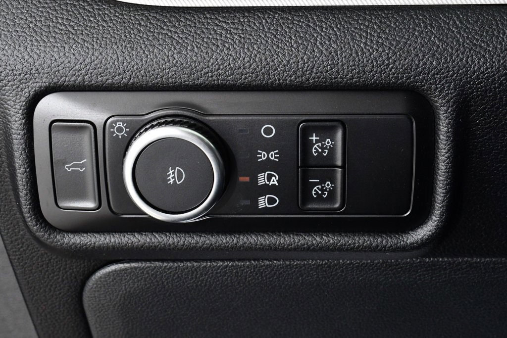 Used 2023 Ford Explorer XLT w/ Equipment Group 202A image 32