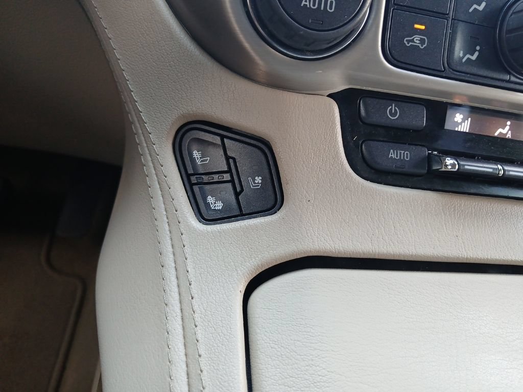 Used 2017 GMC Yukon XL Denali w/ Open Road Package AWD/4WD image 23