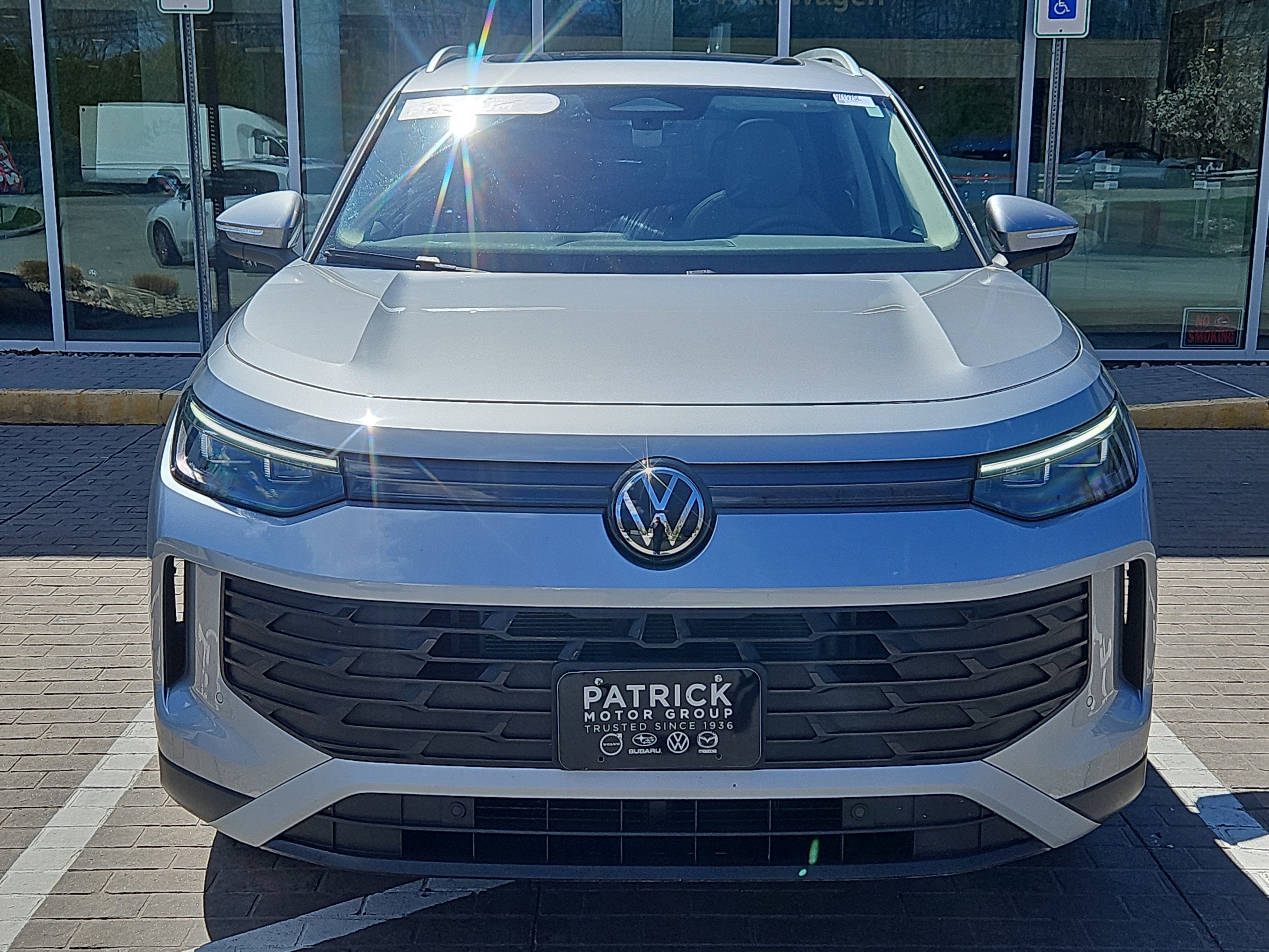 Used 2025 Volkswagen Tiguan SE AWD/4WD image 23