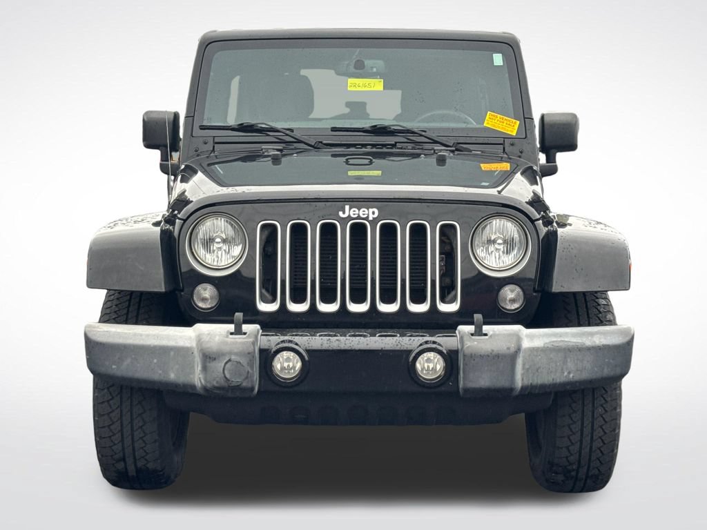 Used 2016 Jeep Wrangler Unlimited Sahara w/ Connectivity Group AWD/4WD image 3