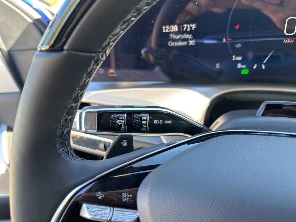 New 2026 Cadillac Vistiq Sport w/ LPO, Floor Liner Package image 32