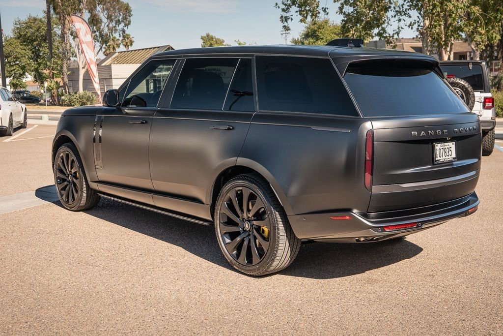 Used 2025 Land Rover Range Rover Long Wheelbase Autobiography image 9